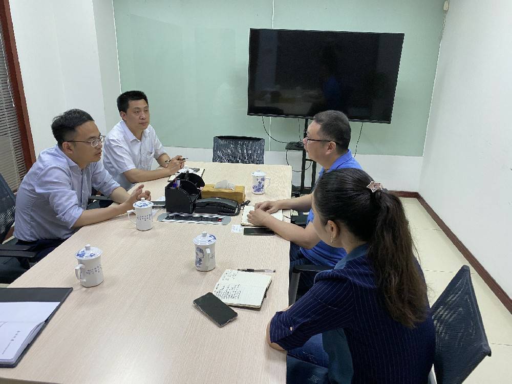 无锡市工信局领导来米兰体育·网站登陆入口-米兰online(中国)科技开展“三联三解”活动